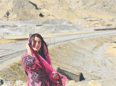 SOCIETY: THE RISE OF BALOCH WOMEN VLOGGERS - Newspaper - DAWN.COM