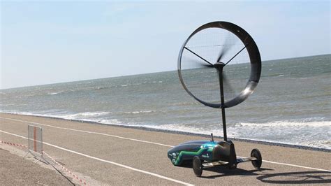 Students from Montreal design an automated car utilizing wind energy