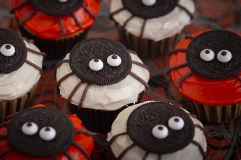 Halloween Spider Cupcakes - Mind Over Munch