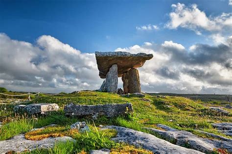 Poulnabrone Dolmen - Ireland Highlights