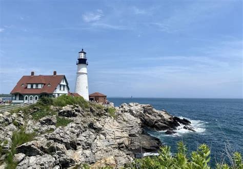 A Complete Guide to Portland Head Lighthouse (+ Photos & Video)