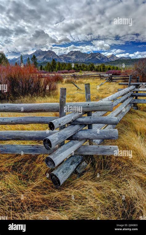 Pole fence hi-res stock photography and images - Alamy