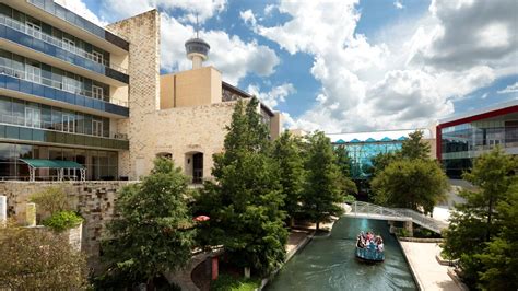 Luxury River Walk Hotel in San Antonio | Grand Hyatt San Antonio