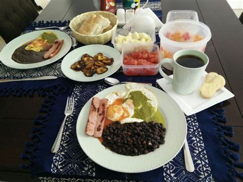 Traditional Guatemalan Breakfast | Desayuno Chapín