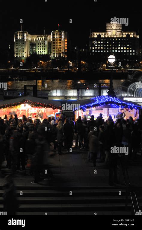 London southbank christmas market hi-res stock photography and images ...