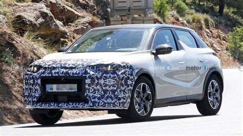 DS 3 Crossback Facelift Coming, Prototype Spied With Camo Up Front