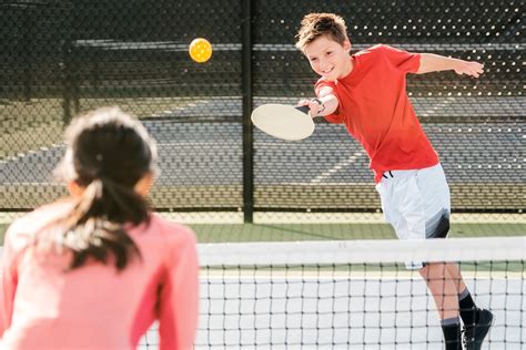 Introducing pickleball, a fun game the whole family can play – Active For Life