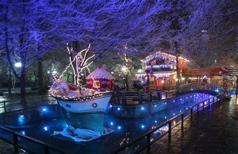 Greeker Than The Greeks: Greek Christmas Customs & Traditions: Christmas Boat Karavaki