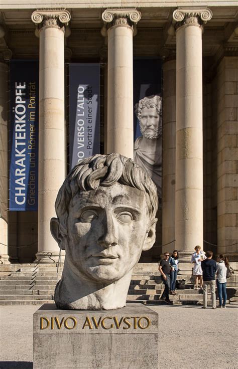 1. To the Glyptothek - Suzanne's Cycling Site