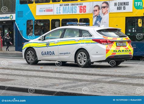 Irish Police Car Parked on the Pavement Editorial Image - Image of hyundai, extreme: 167299260