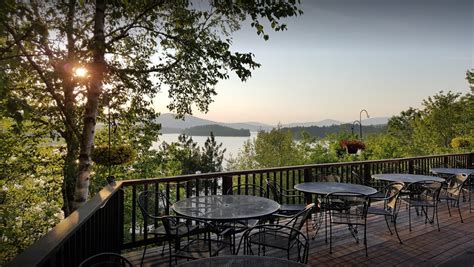 This Secluded Waterfront Restaurant In New Hampshire Is A Magical Place To Eat