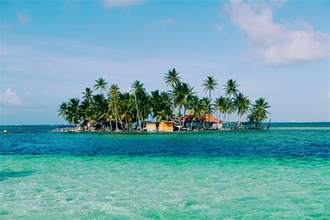 The San Blas Island: Sailing from Panama to Colombia — The Curious Travel