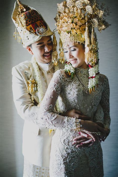 Pernikahan Adat Aceh dan Sunda ala Sylvia dan Nanda | Pernikahan, Gaya pengantin