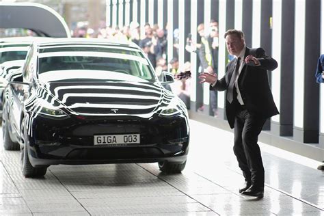 Elon Musk Shows Off His Dance Skills at the Newly Opened Tesla Factory in Germany | Tech Times