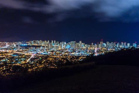 檀香山概要在晚上 库存照片. 图片 包括有 俯视, 概览, 资本, 都市风景, 夏威夷, 挂接, 奥阿胡岛 - 97834424