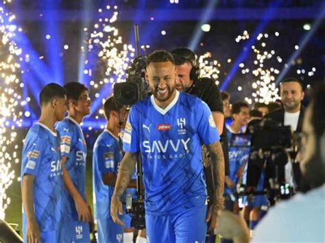 WATCH: Neymar receives warm reception from Al Hilal fans during his ...