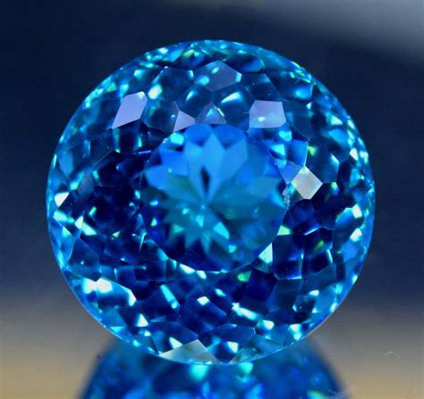 39.75 Carats Electric Blue Topaz Gemstone | Blue topaz, Electric blue, Topaz gemstone