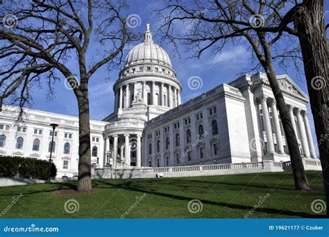 Wisconsin State Capitol in Madison Stock Image - Image of blue, spring ...