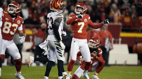 Harrison Butker hits 6 field goals, kicks Chiefs to AFC West title with ...