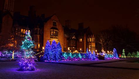 Deck the Hall: Christmas Lights at Stan Hywet in Akron, Ohio, USA ...