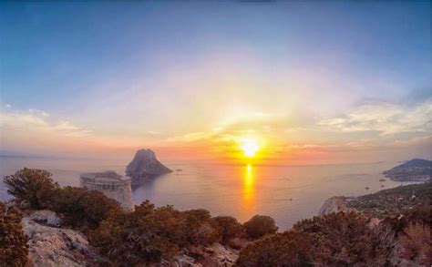 Ibiza sunset at Es Vedra | Ibiza sunset, Ibiza, Sunset