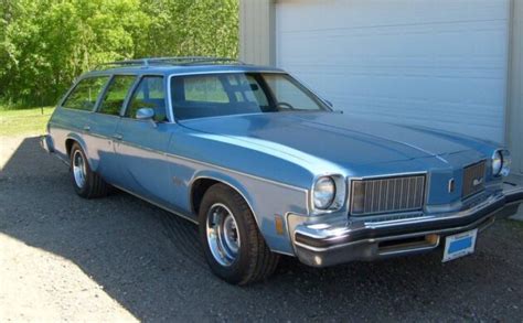 Load ‘Em Up! 1975 Oldsmobile Vista Cruiser | Barn Finds