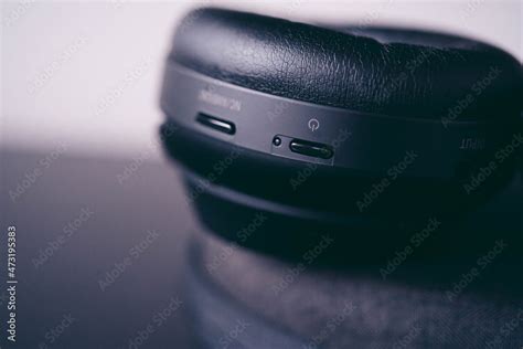 Product close-up shot of Sony WH-1000XM3 Wireless Noise Cancelling ...