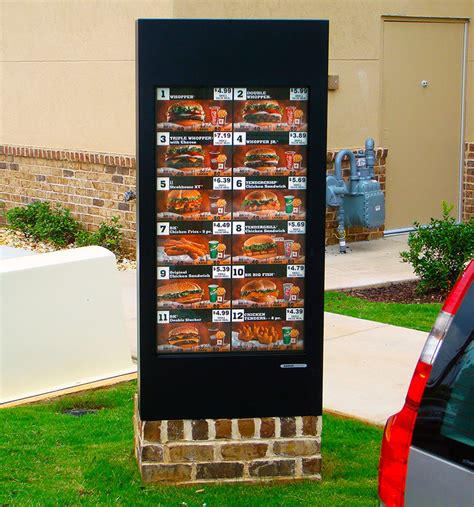 4 Reasons Your Restaurant Needs Outdoor Digital Menu Boards