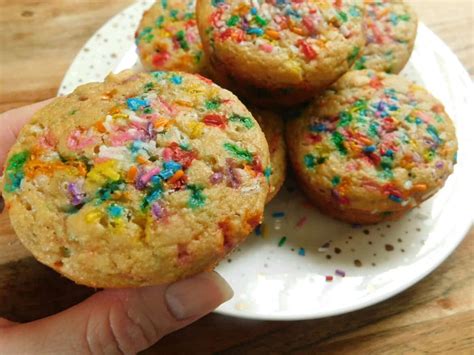 Kodiak Cakes Muffins with Sprinkles - Drizzle Me Skinny!