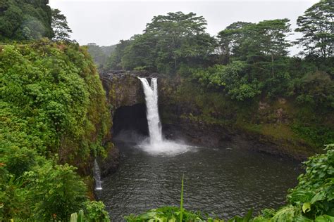 Expose Nature: Rainbow Falls, Hawaii [6000x4000] [OC]