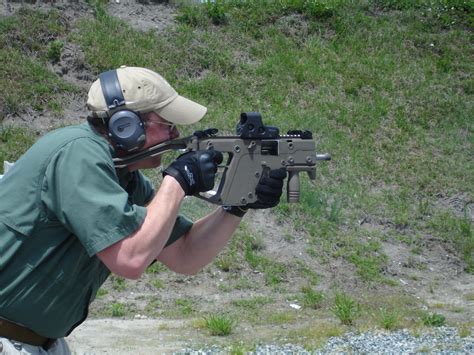 KRISS USA on CNBC: KRISS Vector SMG .45 ACP Submachine Gun Technology, Precision-Guided Weapons ...