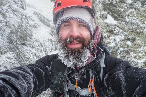 Full winter conditions on Striding Edge, Lake District (UK) : r ...