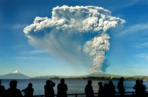 Chile's Calbuco volcano just erupted violently — and it's caught on ...