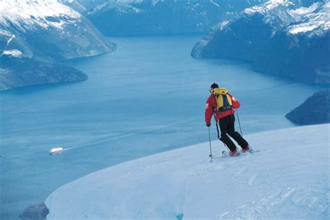 Skiing Norway - Skiing Around The World Book