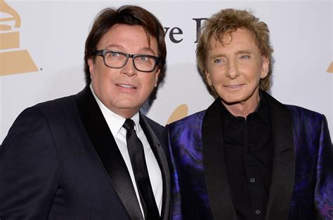 Barry Manilow and husband/manager fighting over Broadway run gone south