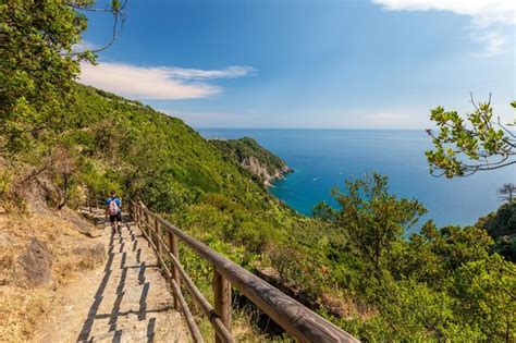 Premium Photo | Panoramic overview of hiking trailhead at ligurian ...