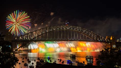 Sydney New Year Eve Fireworks Display Show at the Harbour Bridge | New ...