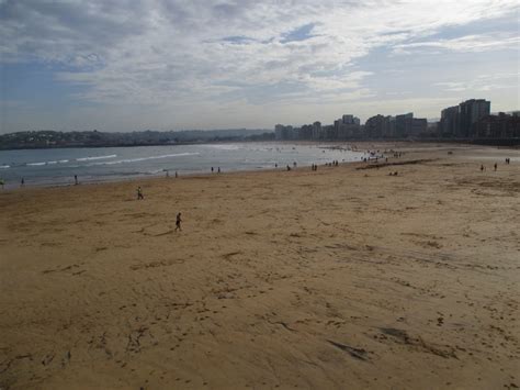 Beach Day in Gijón - Little-Birdie