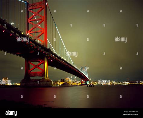 George Washington Bridge Philadephia at night Stock Photo - Alamy