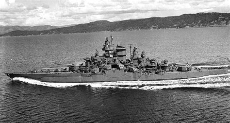 USS Tennessee BB43 1943 | Battleship, Us navy ships, Heavy cruiser