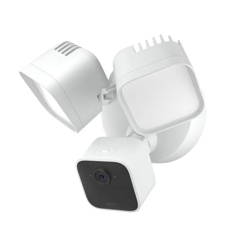 Amazon sheds some light on your would-be intruders with Blink Floodlight | TechCrunch