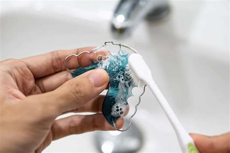 Cleaning A Retainer | How to Clean A Retainer | Retainer Cleaning Tips