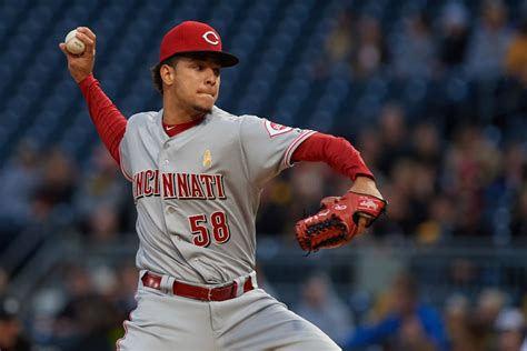 GIF Breakdown: Understanding The Luis Castillo Hype Train | Pitcher List