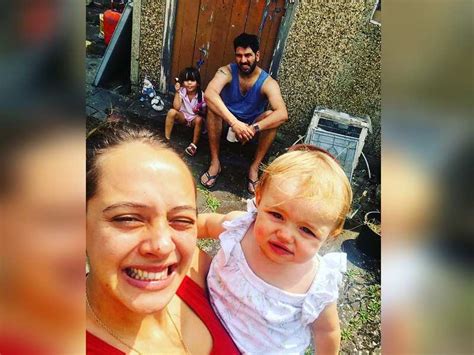 Hazel Keech's selfie with a baby and Yuvraj Singh is too cute to handle!