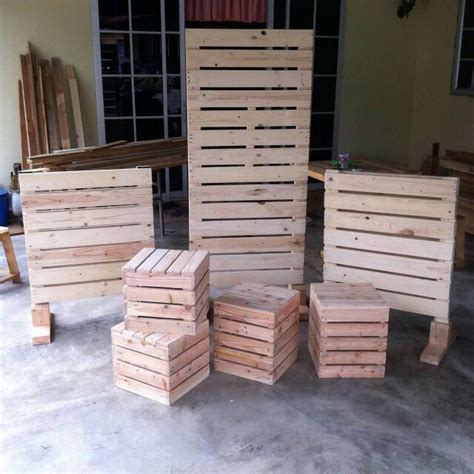 Wood Backdrop - Backdrop Kayu Pallet, Furniture & Home Living, Furniture, Tables & Sets on Carousell