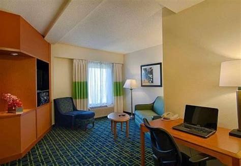 Fairfield Inn & Suites By Marriott Newark Liberty International NJ EWR ...