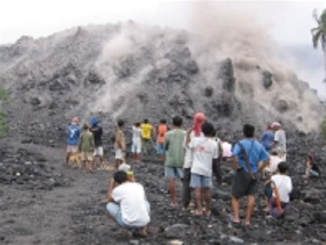 Intense rain to trigger lahar, mudflows along Mt. Mayon—Phivolcs ...