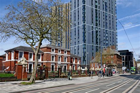 Broad Street in Birmingham © Roger Kidd cc-by-sa/2.0 :: Geograph Britain and Ireland