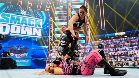 Women of WWE — SmackDown 5/14/21: Shayna Baszler & Nia Jax vs....