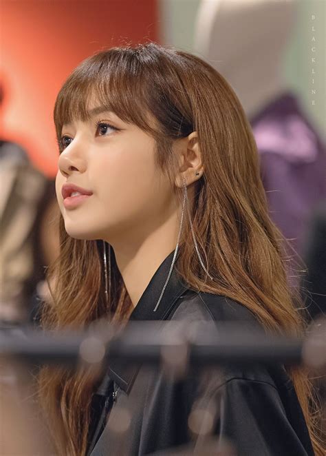 25 Times BLACKPINK's Lisa Blinded Us With Her Beauty - Koreaboo